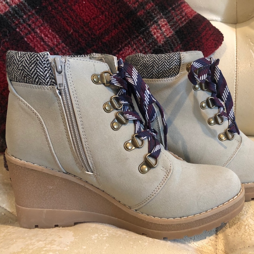 Maurices wedge heeled booties